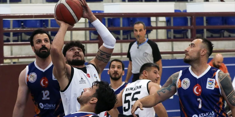 İzmir BŞB.: 67 – İskenderun Belediyesi ESK: 63